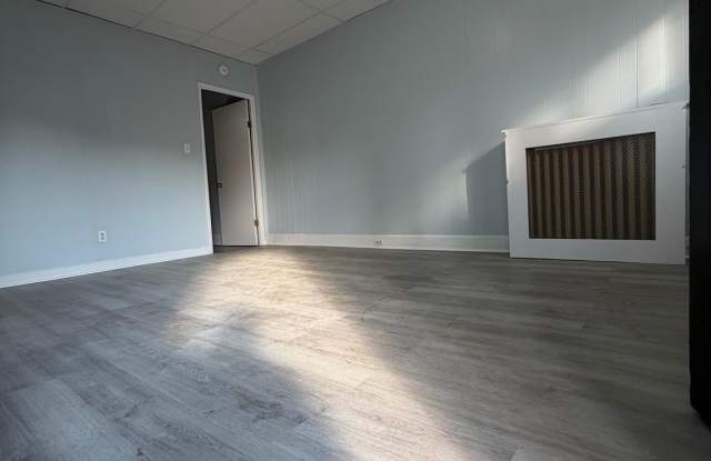 671 LONG Lane Gallery 2
