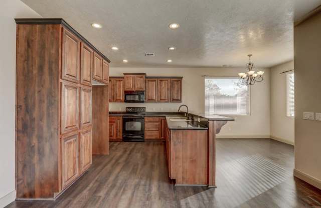 Beautifully Designed 5 Bedroom Home in Washington Fields photos photos
