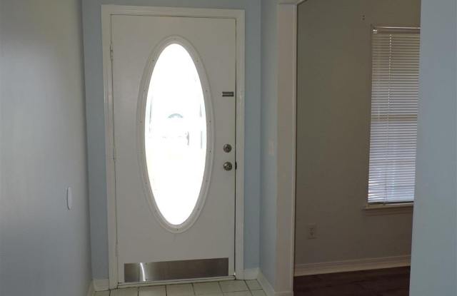 2552 Southern Oaks Dr Gallery 2