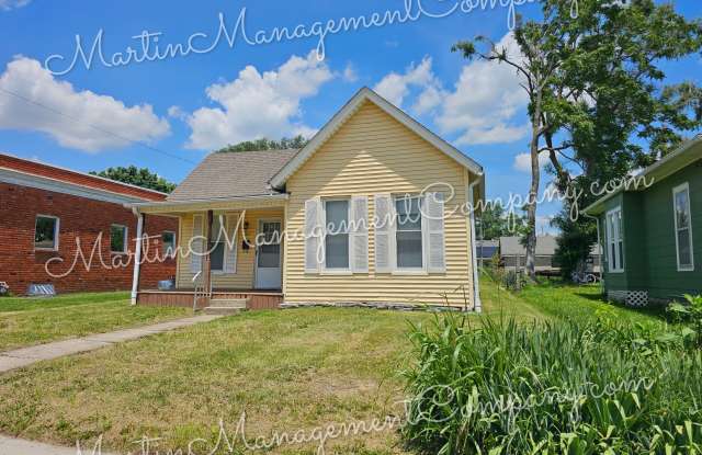 627 East 13th Street - 627 East 13th Street, Sedalia, MO 65301 627 East 13th Street - 627 East 13th Street, Sedalia, MO 65301