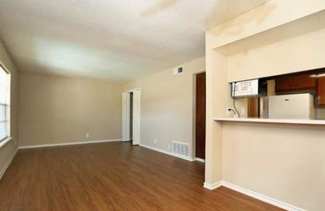 432 W Anderson Ln Gallery 2