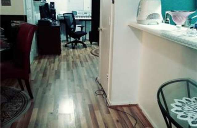 9607 Walnut Street Gallery 3