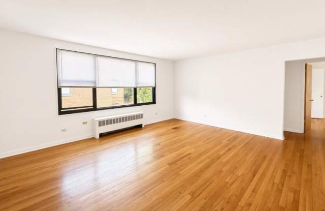 2839 West Rosemont Avenue photos photos