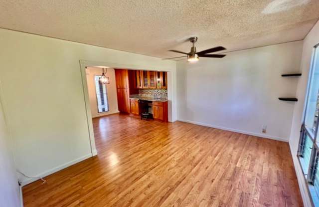 Waiau Gardens Kai D -3 Beds/ 1.5 baths/ 1 parking - 98-1444 Koaheahe Street, Pearl City, HI 96782
