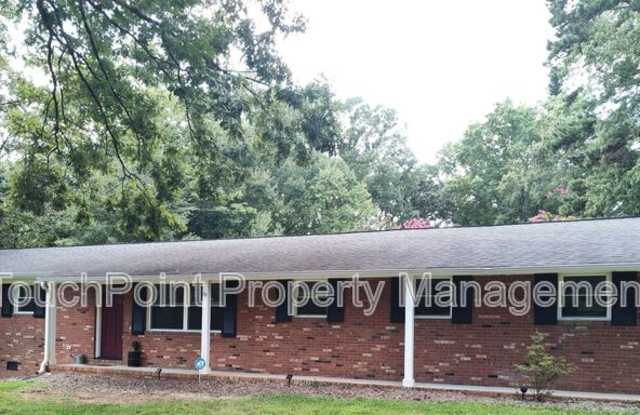 303 Cedarwood Lane photos photos