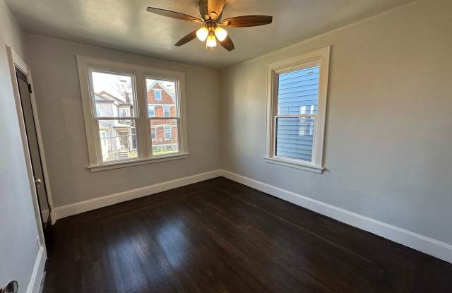 Two Bedroom Apartment Available for Move In! Gallery 4