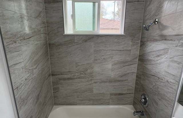 3059 Hawthorn photos photos