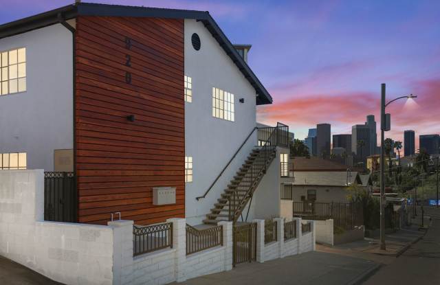 920 Everett Street apartments Gallery 1