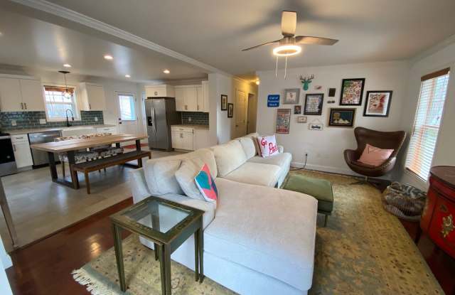 West AVL - Updated 3/2 with huge basement and fenced backyard! Gallery 4