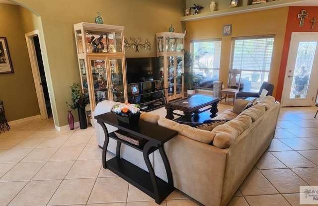 15 CYPRESS POINT DR. Gallery 4