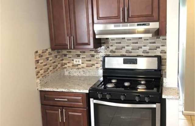 Charming 3-Bedroom Home with Private Yard in a Prime Location! Gallery 3