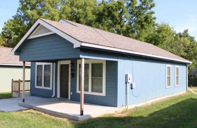 305 East Short Avenue Gallery 3
