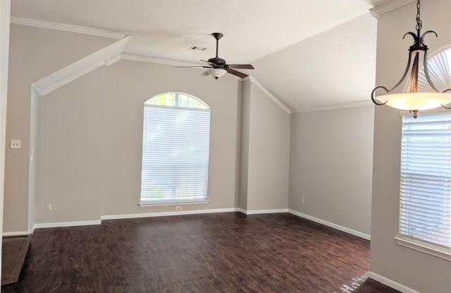 4101 Guthrie Drive Gallery 4