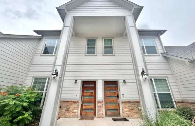 Bright  Spacious 2 Bed, 1.5 Bath in Austin! photos photos