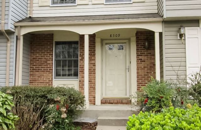 8509 GOLDEN RIDGE COURT - 8509 Golden Ridge Court, Newington Forest, VA 22079