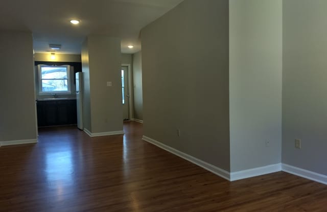 Newly Renovated 2bd/1ba apartment photos photos