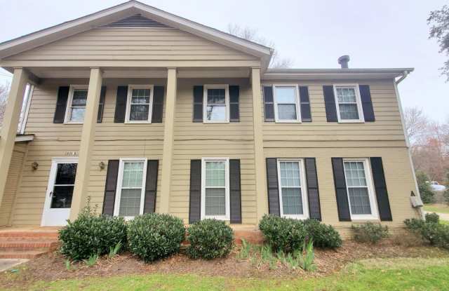 Charming 2 bedroom 1 bath duplex on Park Rd photos photos