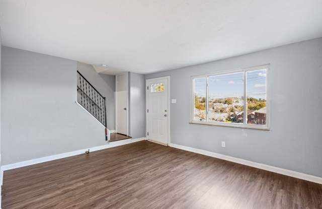 Renovated 2BR/1BA Duplex – Special 15/18-Month Rent Discount! Available December 2026 Gallery 4