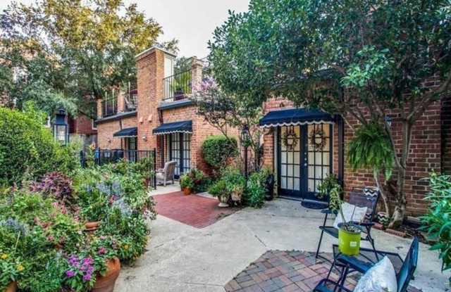 Beautiful 3 Level Condo in North Oak Lawn! - 4419 Holland Avenue, Dallas, TX 75219