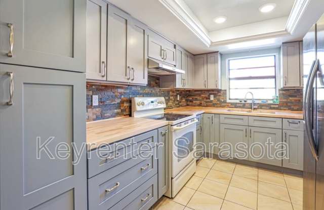 1403 56th St W photos photos