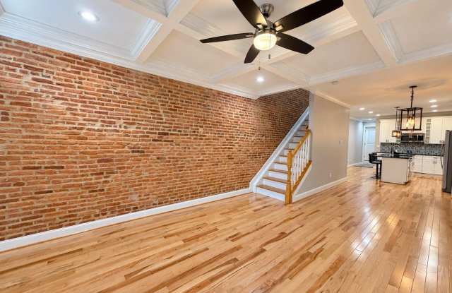116 N MONTFORD Avenue N Gallery 1