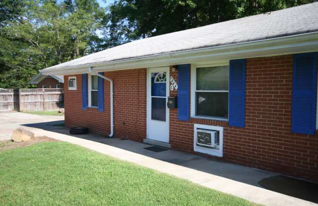 Apartment Near Duke West / W / Garden Plots photos photos