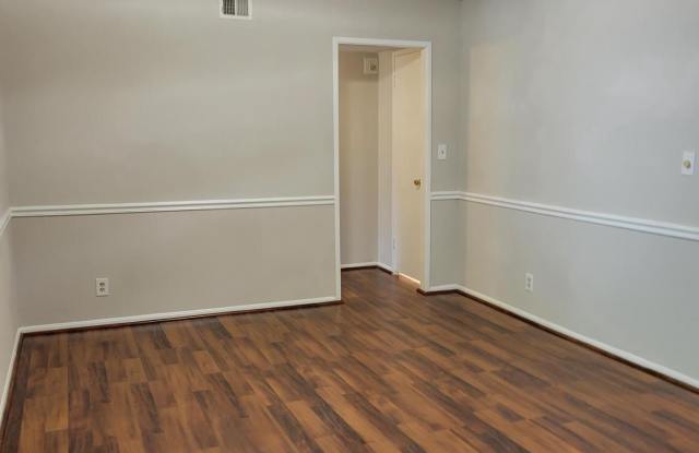 5901 MOUNT EAGLE Drive Gallery 4