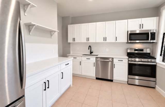 1349 W Grace Gallery 1