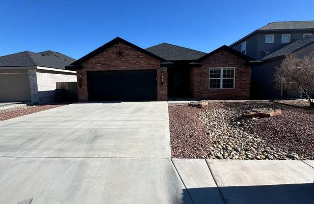 Beautiful Modern 3 Bed Home! Zia School District! - 2405 Joe Lane, Clovis, NM 88101