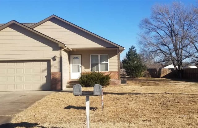 880 N Gilda St - 880 North Gilda Street, Wichita, KS 67212