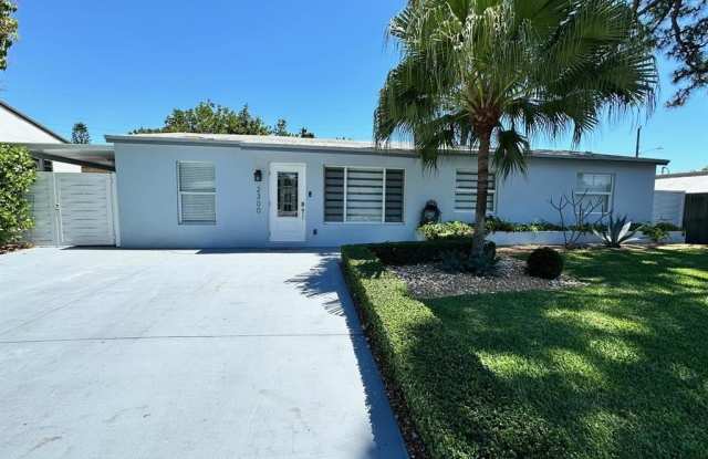 2300 SW 43rd Ter photos photos 2300 SW 43rd Ter photos photos