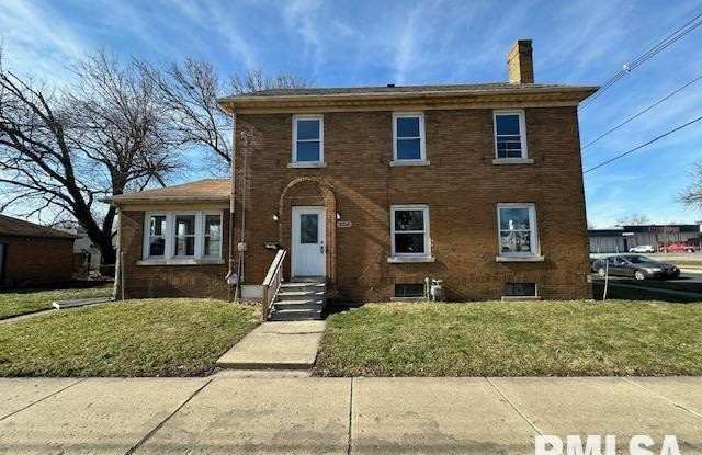 2215 N WISCONSIN Avenue - 2215 North Wisconsin Avenue, Peoria, IL 61603