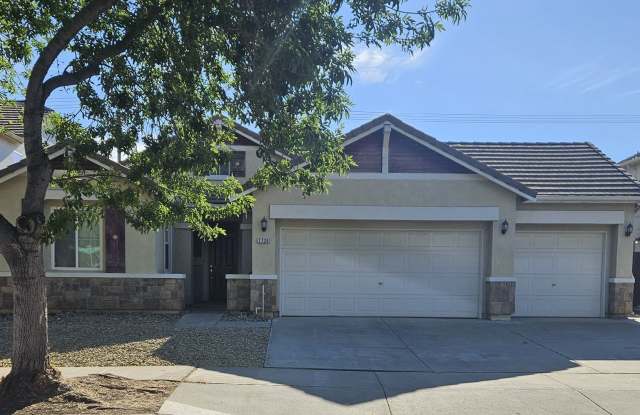Spacious 4 bedroom home near River Oaks Golf Course photos photos