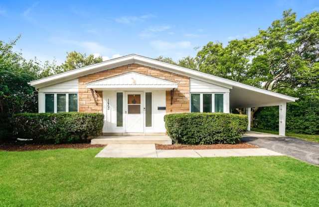 1462 Deerfield Rd photos photos