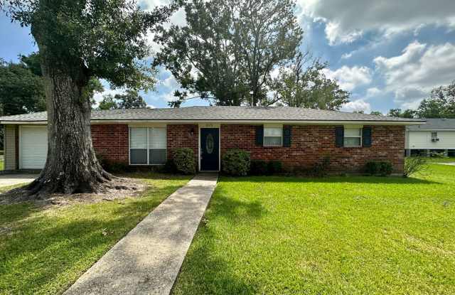 Beautiful Brick 3 Bedroom home off Hwy 22 near I-10 West in Sorrento, LA Gallery 1