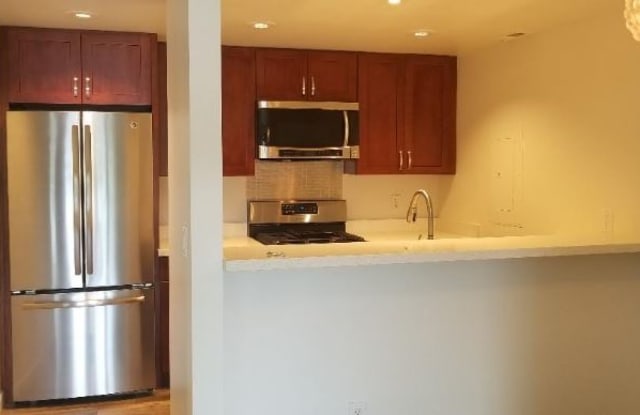 2040 W. Lk. Sammamish Pkwy NE - 2040 West Lake Sammamish Parkway Northeast, Redmond, WA 98052