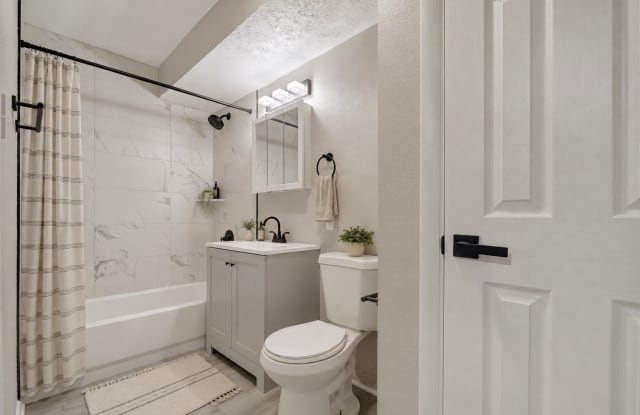 Lakeview Apartments Gallery 2