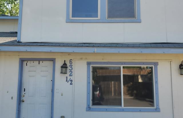 632 1/2 Colony Road photos photos