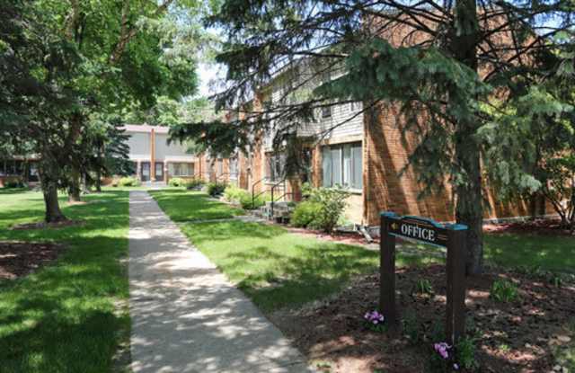 2, and 3 Bedroom Townhomes and, 1 Bedroom Apartments Gallery 2