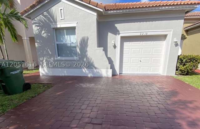 2210 NE 37th Rd photos photos