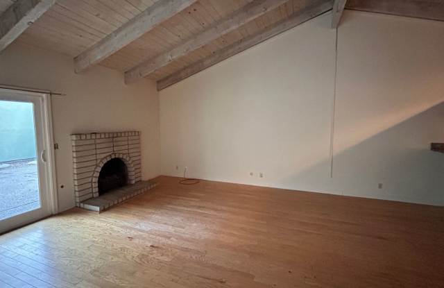 300 Avila Court Gallery 4