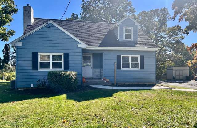 Spacious 3-Bedroom 1.5 Bath Home For Rent With Detached Garage  Washer/Dryer Included photos photos