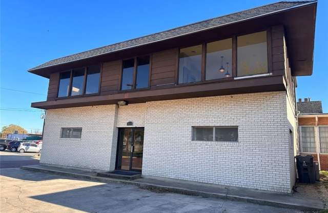 414 E Elm Street - 414 East Elm Street, Gainesville, TX 76240