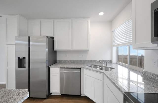 Charming 3BR House in Commerce City Gallery 4
