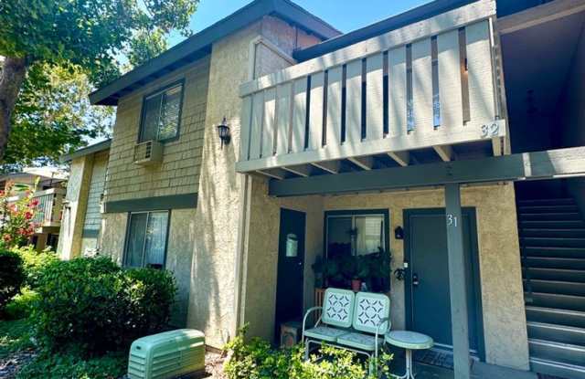 Charming 2 Bed/2 Bath Upstairs Condo in Quail Creek photos photos