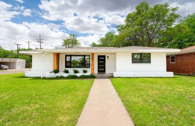 AVAILABLE FOR PRE-LEASE - Modern  Charming 3 Bedroom photos photos