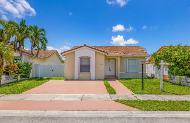 14208 SW 23rd St photos photos