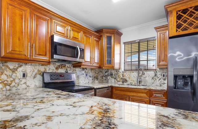 6765 NW 182nd St photos photos