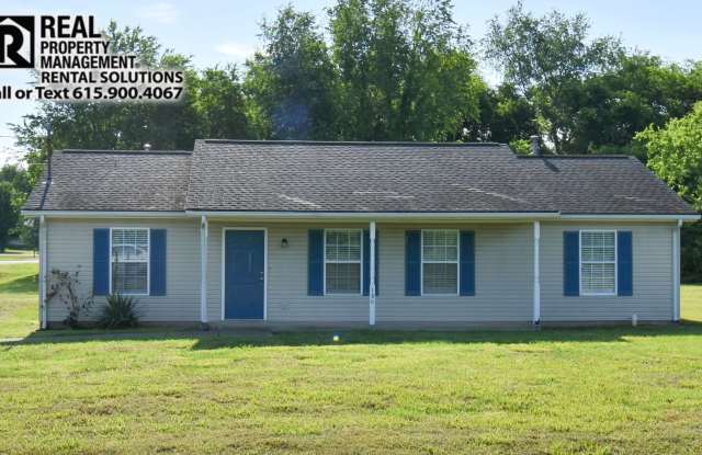 Wonderful 3BR/2BA North Mboro home on nearly an acre lot! photos photos