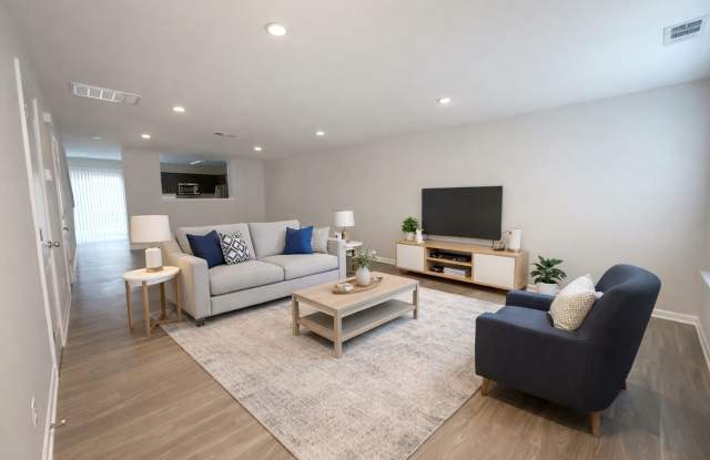 3B/2Bth Townhome - 1750 Square Feet - $1750 - No Fees Gallery 2